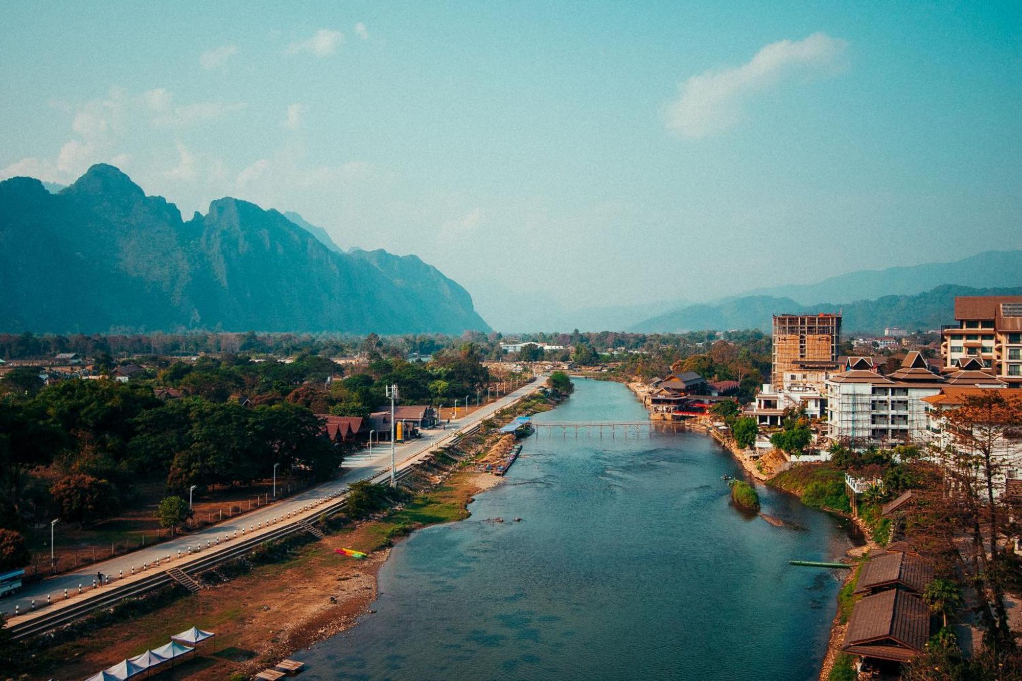 The Elephant Crossing Hotel Vang Vieng Exteriör bild