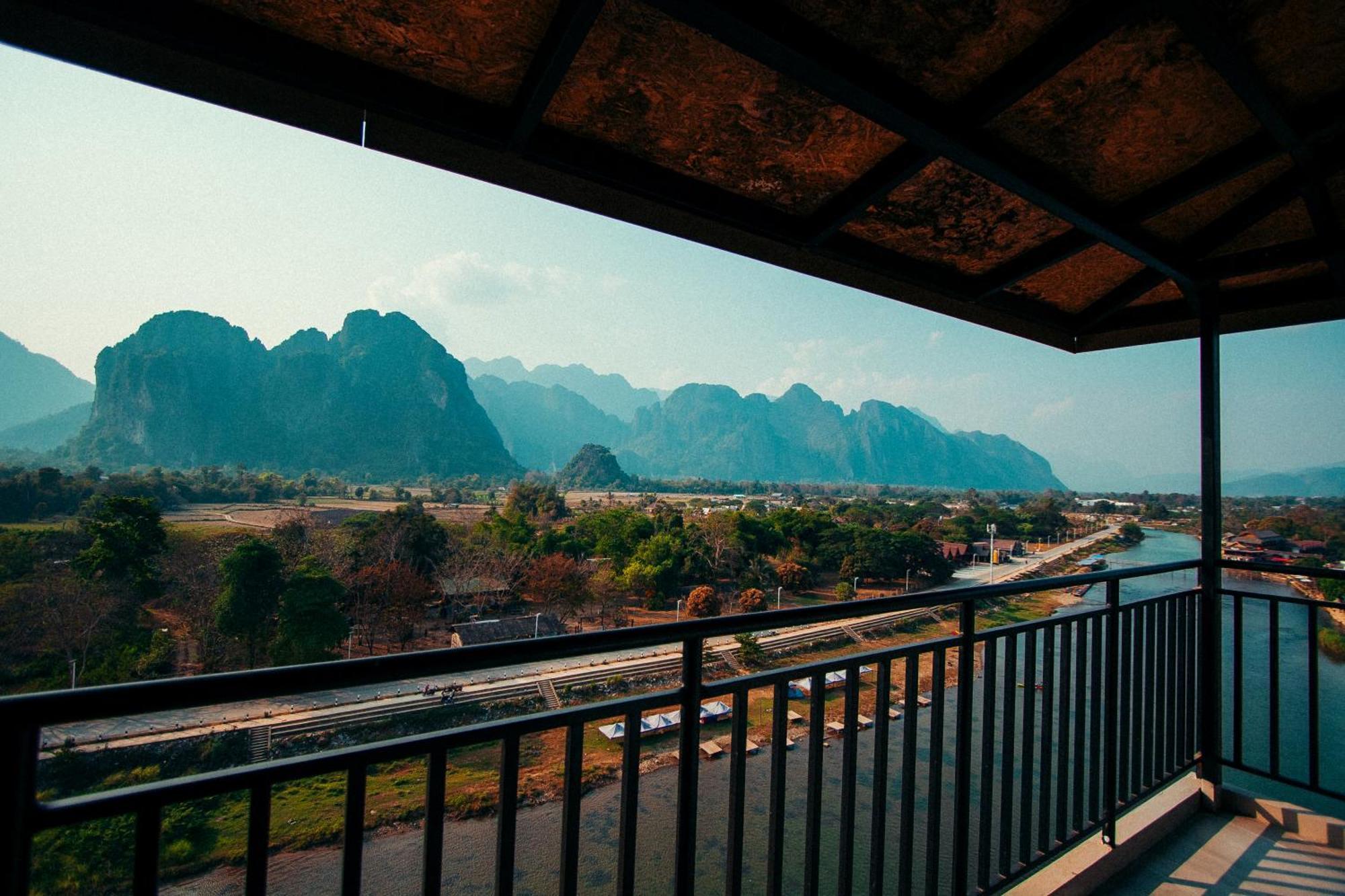 The Elephant Crossing Hotel Vang Vieng Exteriör bild
